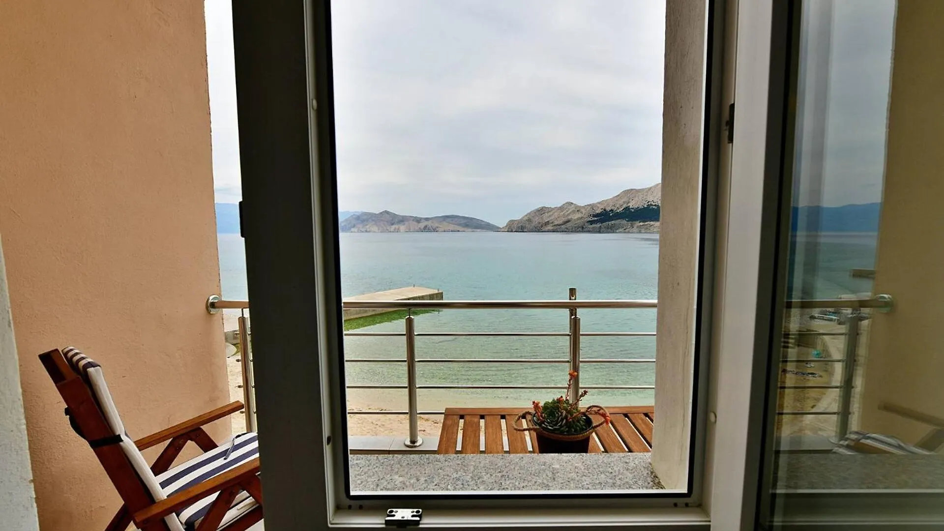 Apartments Barbalic Beach バスカ 0*,